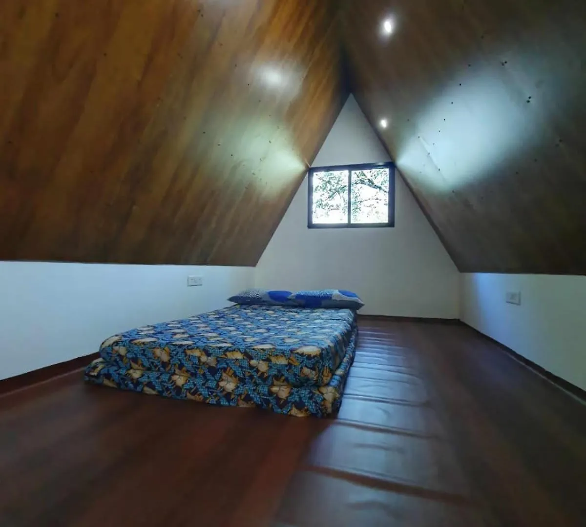 Peak Valley Cottage Munnar