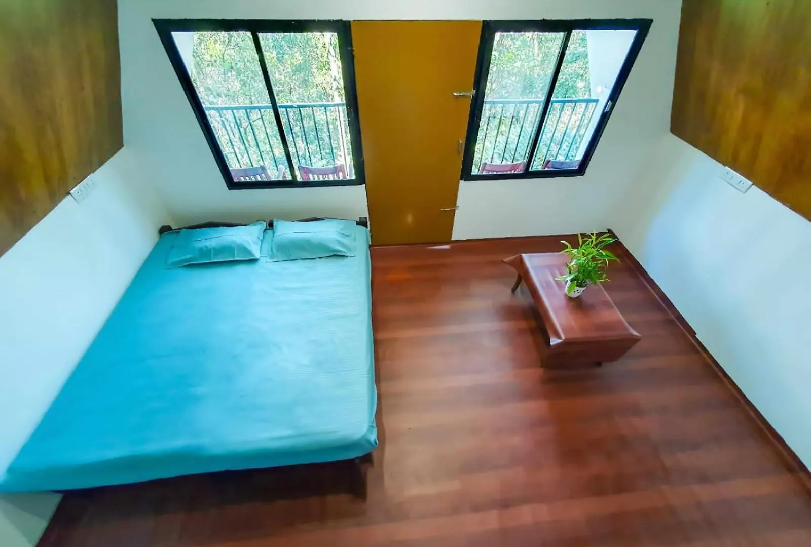 Peak Valley Cottage Munnar India